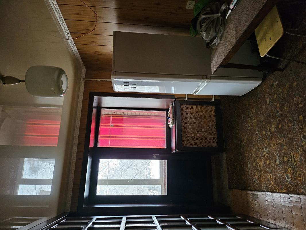 Продам очень теплую, чистую комнату, 2 этаж, большая лоджия. - Новотроицк