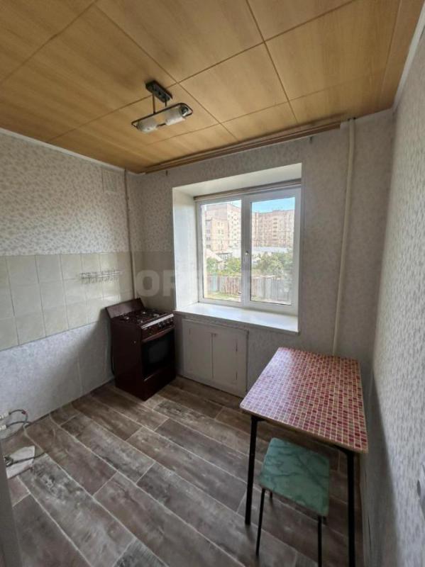 Продаётся 2-х комнатная квартира в кирпичном доме по ул. - Орск