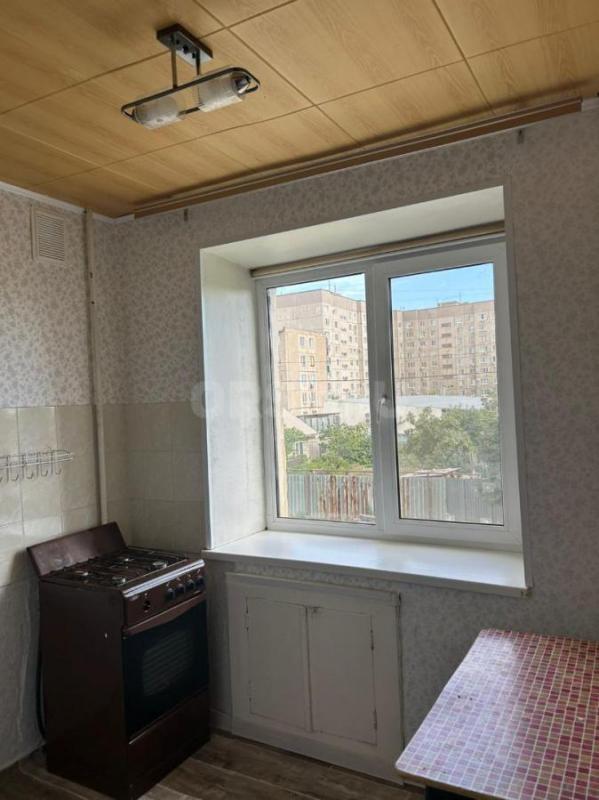 Продаётся 2-х комнатная квартира в кирпичном доме по ул. - Орск