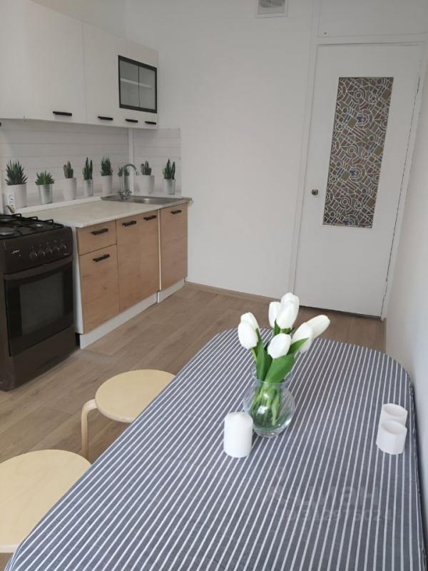 Сдается однокомнатная квартира на длительный срок. - Новотроицк