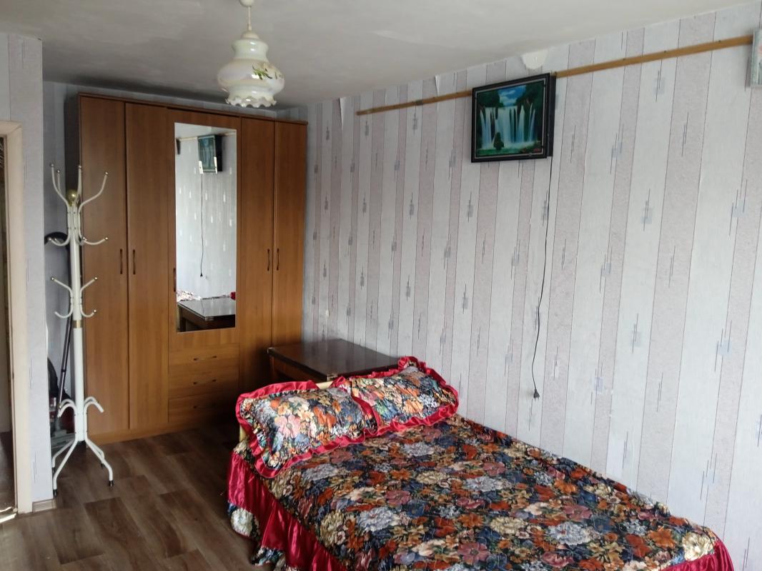 Сдаётся 2х комнатная квартира на длительный срок с мебелью по ул. - Новотроицк