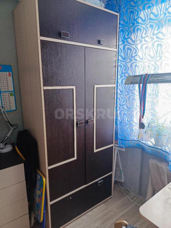 Продам детскую мебель: двухъярусную кровать, шкаф, угловой письменный стол с полками. - Орск