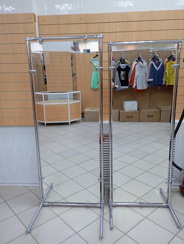 Продам два напольных зеркала ,цена по 3000 руб  каждое. - Новотроицк