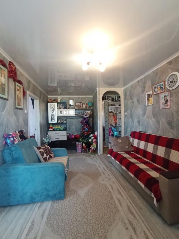 Продается 2х-комнатная квартира по адресу:  г. - Новотроицк