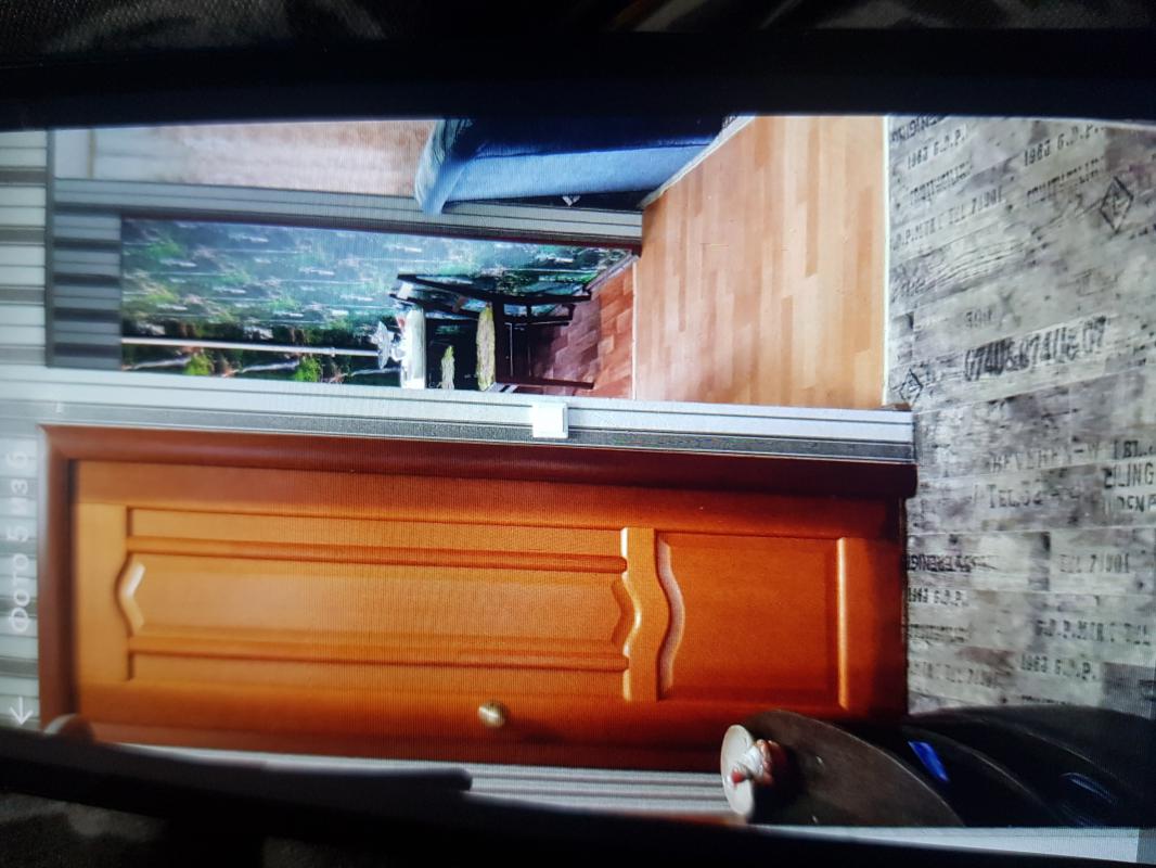 Продается 1-комнатная квартира в развитом районе города недалеко от остановок транспорта: Площадь Ле - Новотроицк