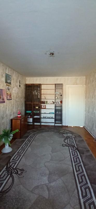 Продается 2-комнатная квартира на привлекательном этаже 2/5 этаж ,
по адресу: г. - Новотроицк