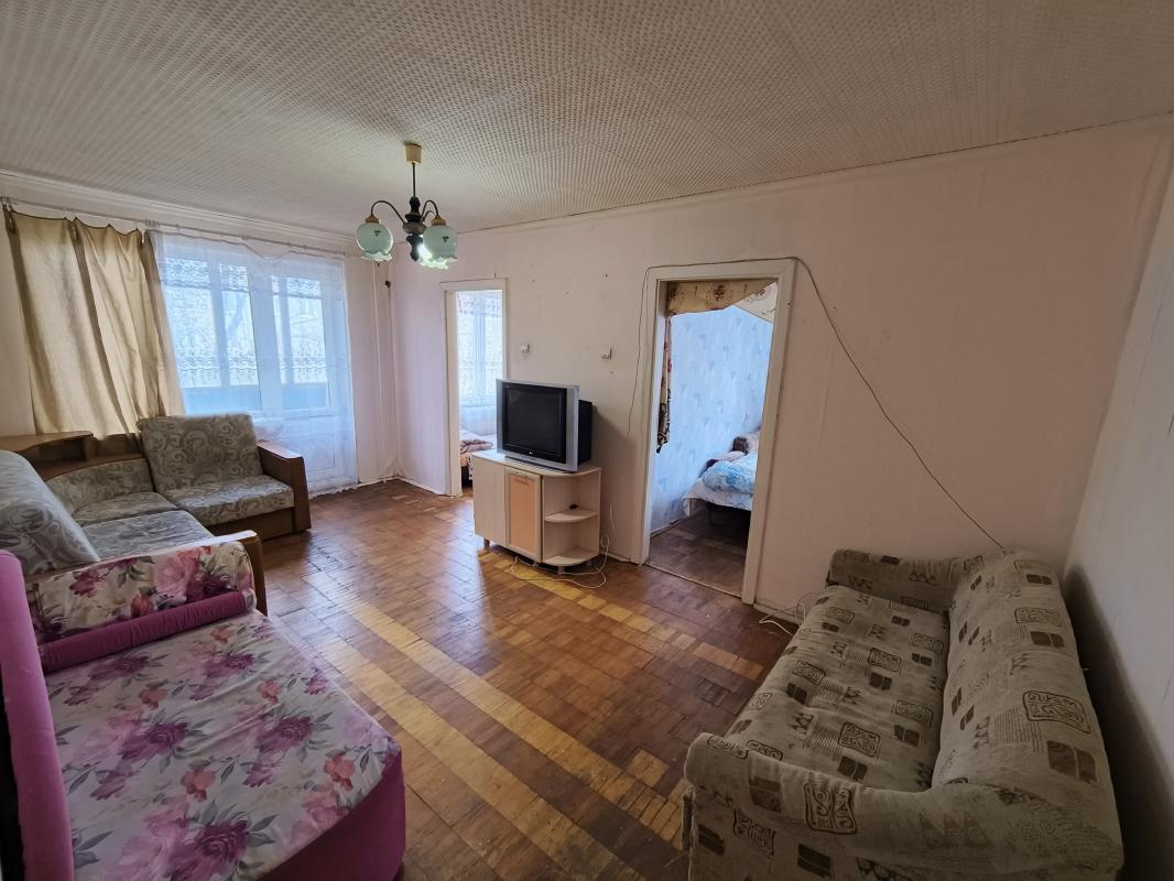 Сдам 4х комнатную квартиру на долгосрочное проживание в спальном районе нашего города 1983г. - Орск