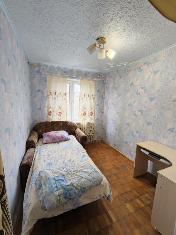 Сдам 4х комнатную квартиру на долгосрочное проживание в спальном районе нашего города 1983г. - Орск