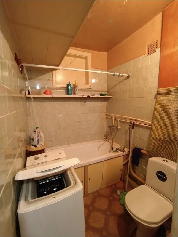 ПРОДАËТСЯ 1 - КОМНАТНАЯ КВАРТИРА, НА 2 ЭТАЖЕ, 5-ТИ ЭТАЖНОГО КИРПИЧНОГО ДОМА, В ЦЕНТРЕ ГОРОДА. - Новотроицк