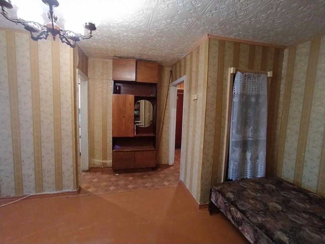 ПРОДАËТСЯ 1 - КОМНАТНАЯ КВАРТИРА, НА 2 ЭТАЖЕ, 5-ТИ ЭТАЖНОГО КИРПИЧНОГО ДОМА, В ЦЕНТРЕ ГОРОДА. - Новотроицк