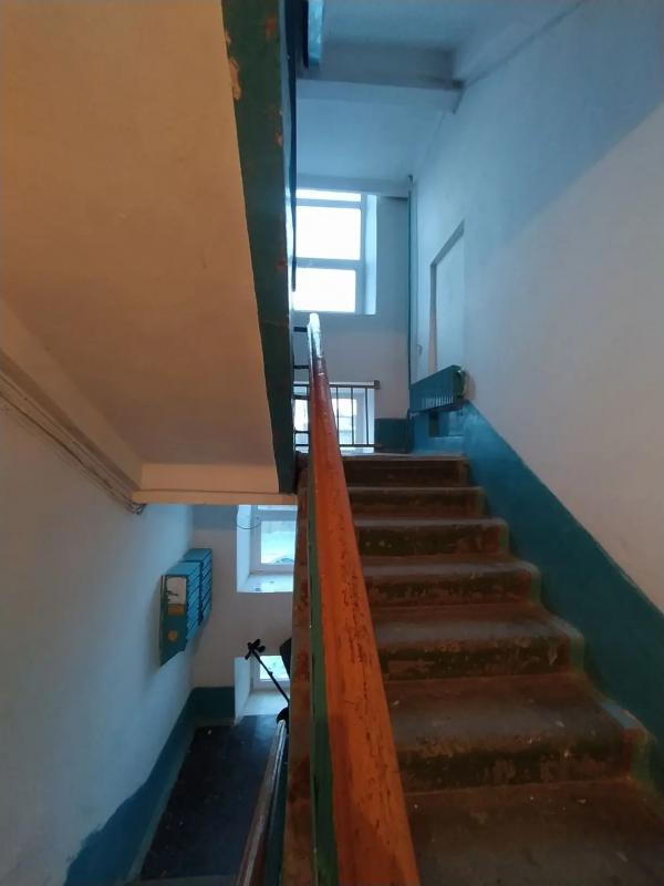 ПРОДАËТСЯ 1 - КОМНАТНАЯ КВАРТИРА, НА 2 ЭТАЖЕ, 5-ТИ ЭТАЖНОГО КИРПИЧНОГО ДОМА, В ЦЕНТРЕ ГОРОДА. - Новотроицк