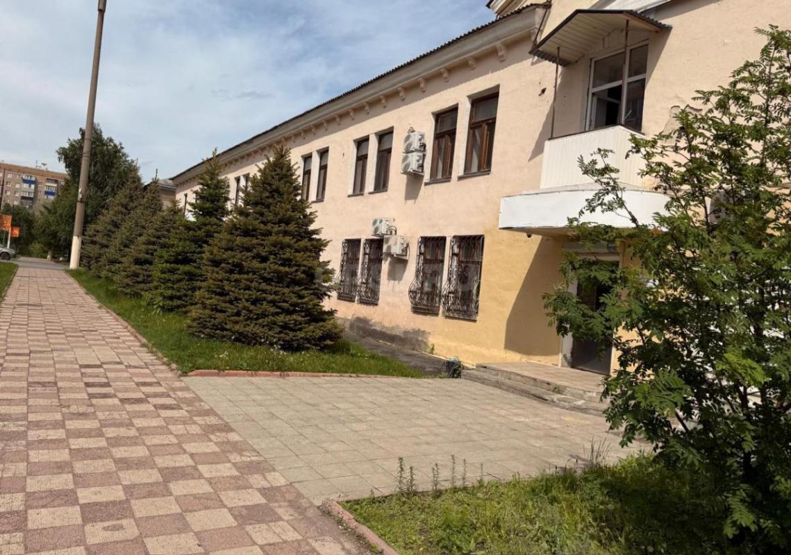 Продается двухэтажное нежилое здание в центре города! - Орск