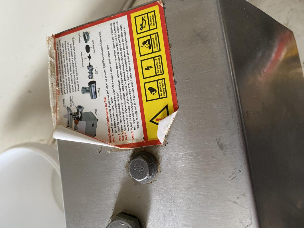 продам промышленную мясорубку в рабочем состоянии на валбериз брал за 16599 - Новотроицк