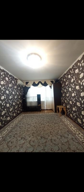 Продается 1-комнатная квартира  с хорошим ремонтом по адресу:  г. - Новотроицк