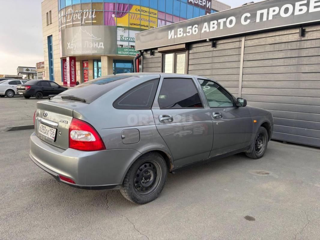 LADA Priora хетчбэк 2011 года выпуска с двигателем объёмом 1.6 л. - Орск