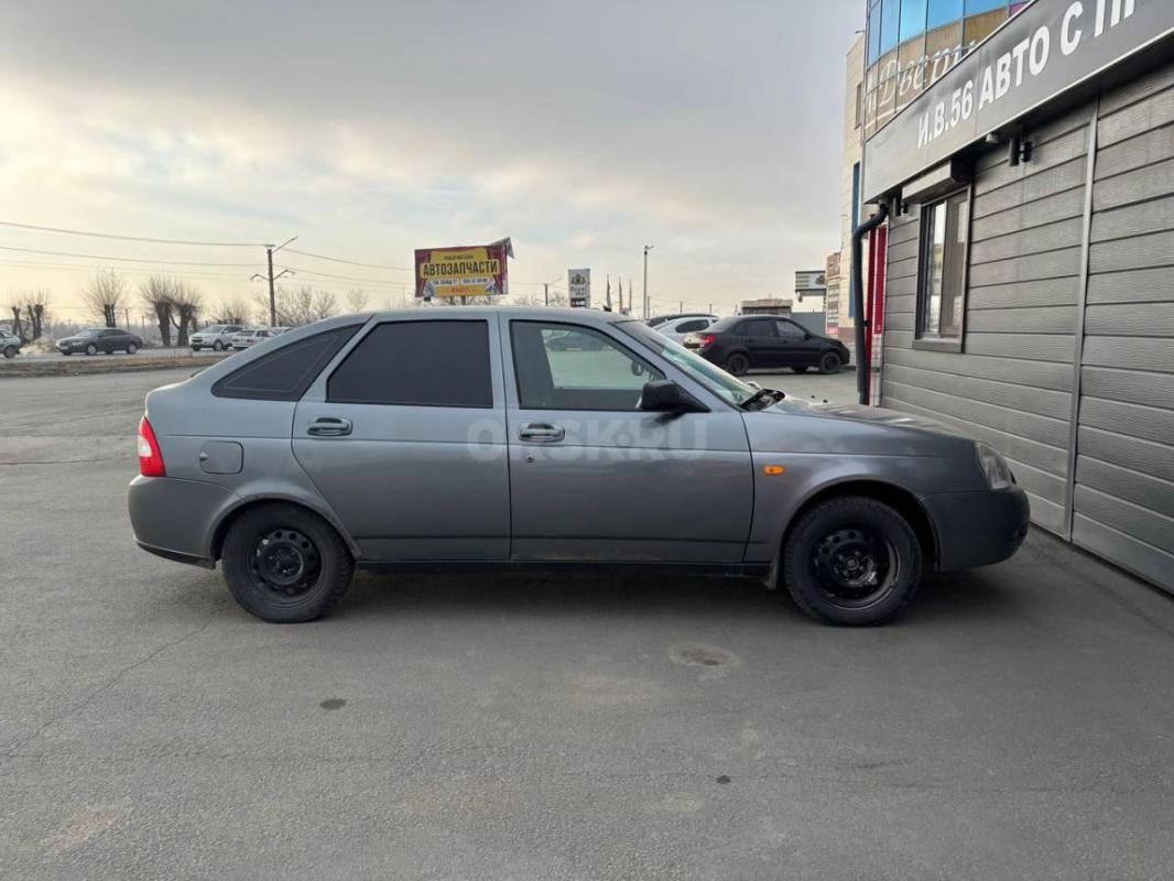 LADA Priora хетчбэк 2011 года выпуска с двигателем объёмом 1.6 л. - Орск