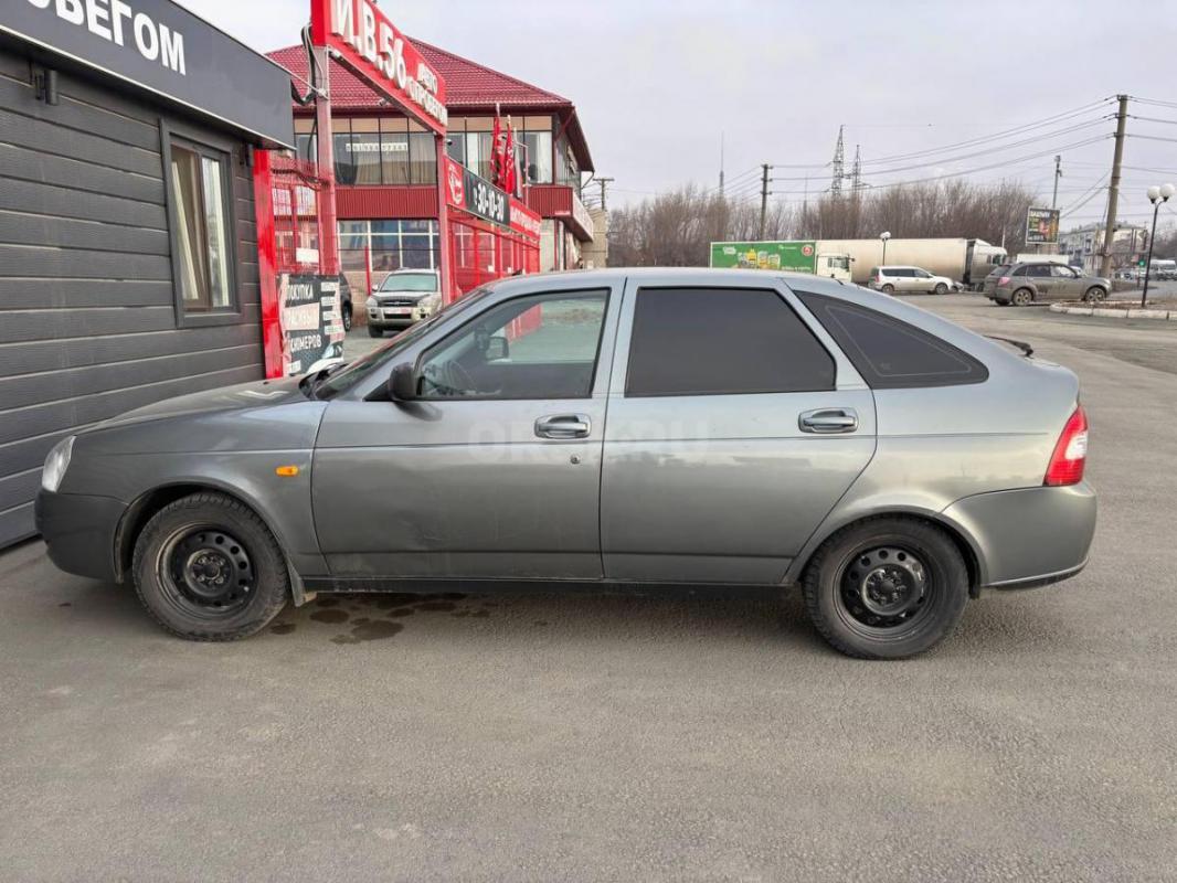 LADA Priora хетчбэк 2011 года выпуска с двигателем объёмом 1.6 л. - Орск