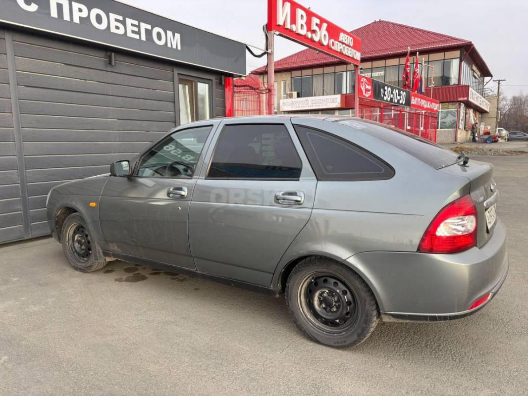 LADA Priora хетчбэк 2011 года выпуска с двигателем объёмом 1.6 л. - Орск