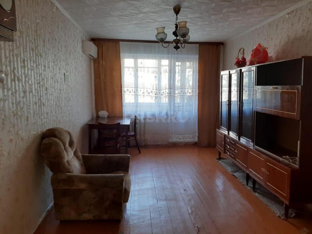 Сдам двухкомнатную квартиру на длительный срок второй этаж по адресу ул. - Орск