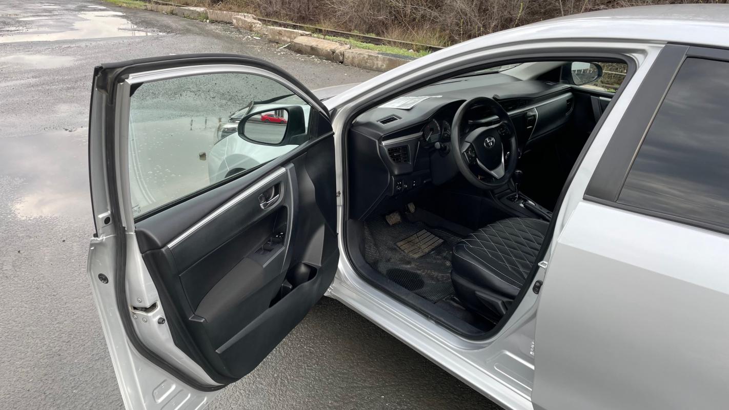 Продается TOYOTA COROLLA 2013 года. - Новотроицк