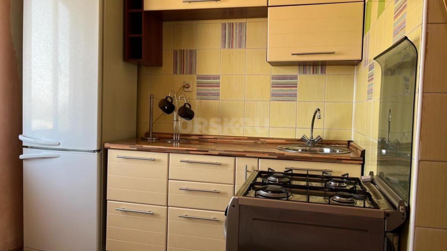 Сдам в аренду мебелированную квартиру на кольце трамвая #4, напротив гипермаркета Лента. - Орск