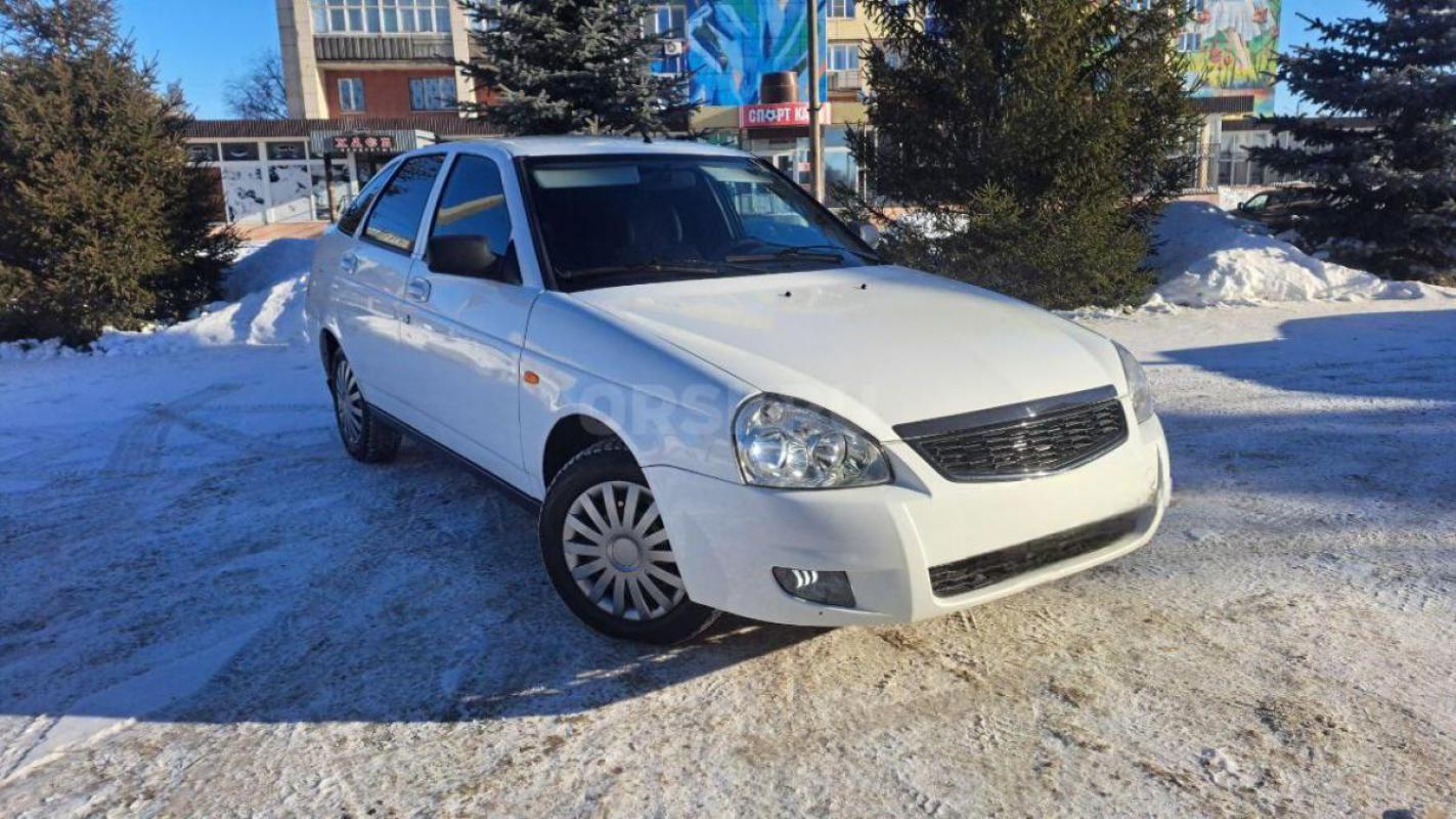 Продам LADA PRIORA в отличном состоянии, 16 клапанная, 1.6, имеется ГУР, ЭСП, электрозеркала, музыка - Орск