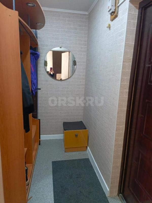 Сдам 1 комнатную квартиру на длительный срок в центре города после капитального ремонта. - Орск