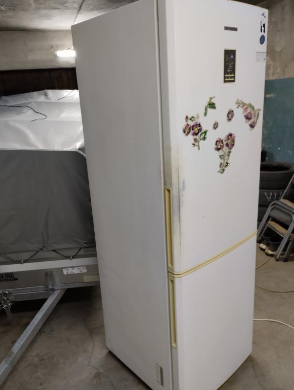 Продам холодильник Самсунг RL34ECSW. - Новотроицк