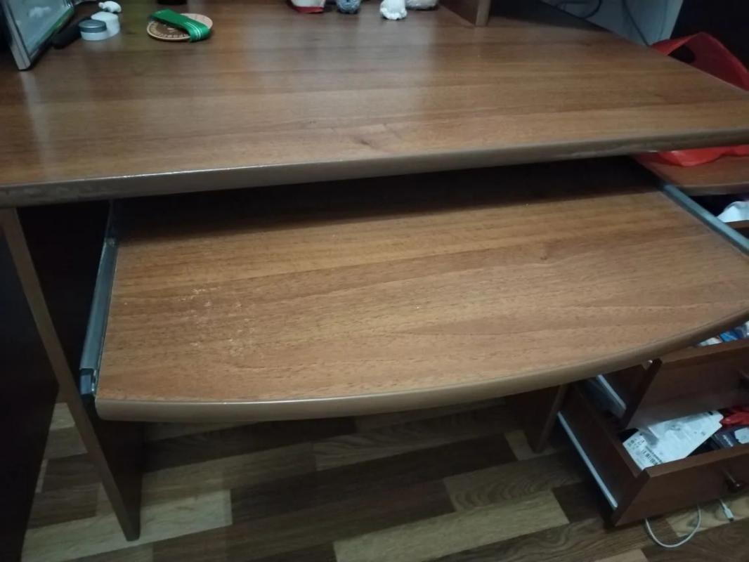 Продам Компьютерный стол - Новотроицк