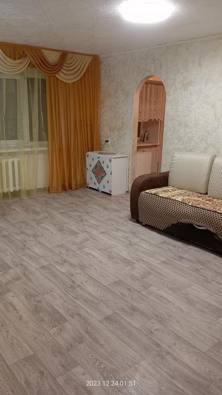 Сдаётся 2-х комнатная квартира на длительный срок с мебелью по ул. - Новотроицк