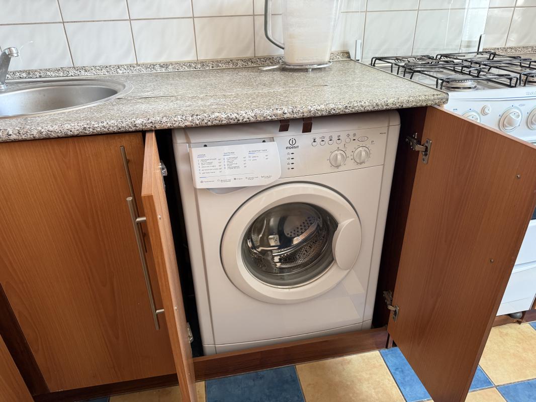 Предлагаем Вашему вниманию теплую, чистую однокомнатную квартиру, переделанную в евро решку, возле 1 - Новотроицк