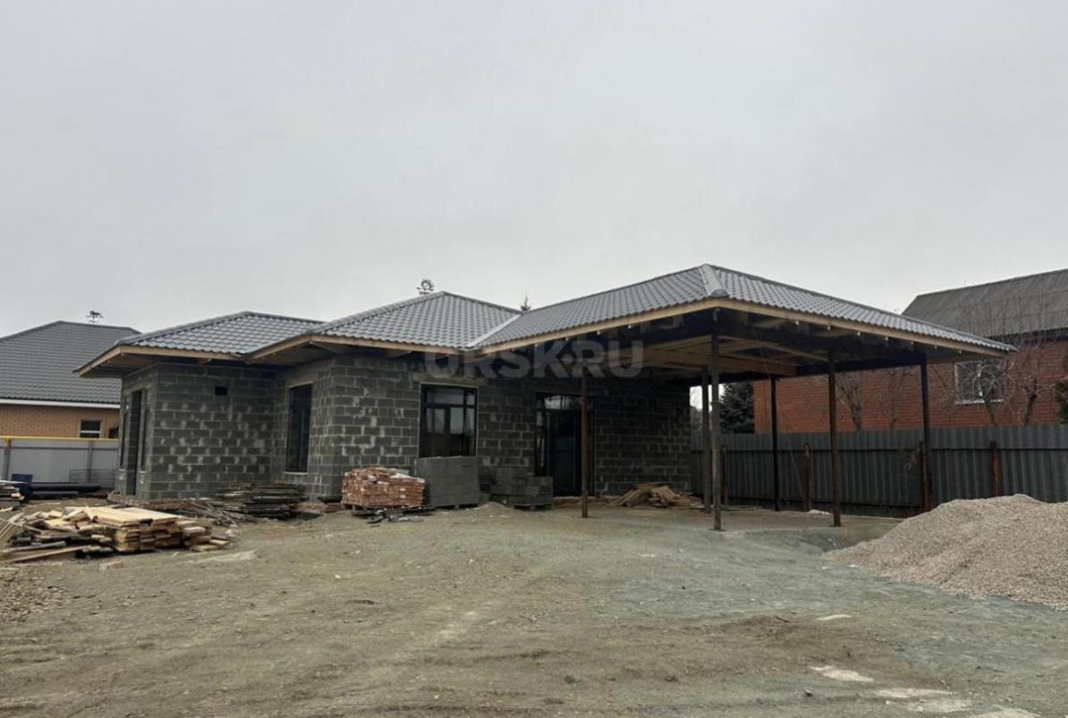 Продам недостроенный с шикарным проектом дом в элитном районе Елшанка , с отдельной мангальной зоной - Орск