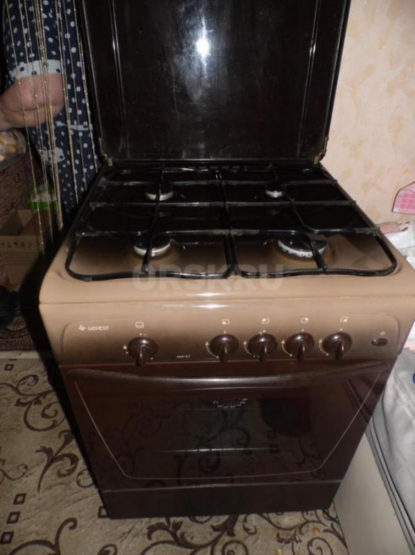 Продаётся плита газовая бытовая четырёхгорелочная GEFEST в идеальном рабочем состоянии. размер плиты - Орск