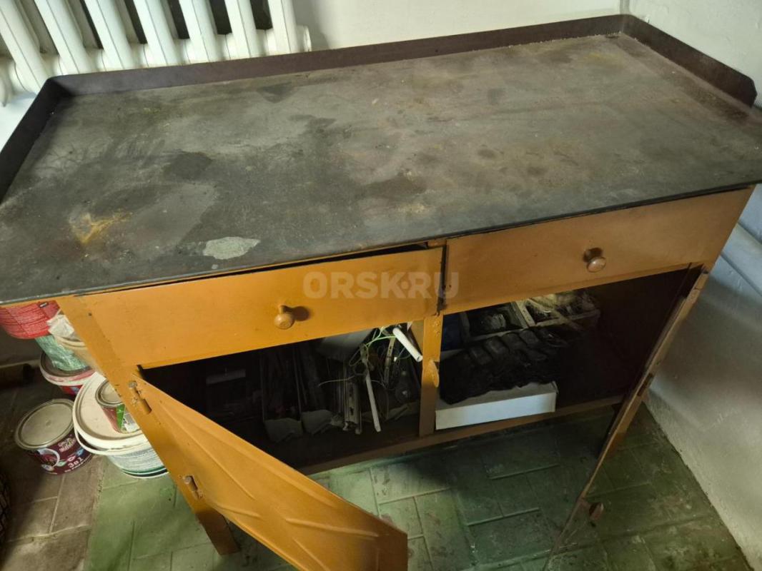 Продам верстак слесарный с полочками и ящиками для инструмента. - Орск