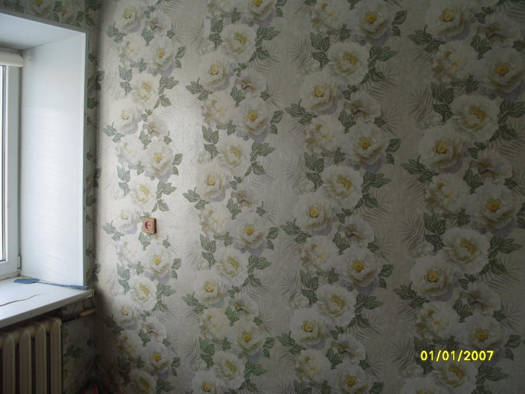 сдам  на длительный срок  трехкомнатную  квартиру -маломерку, очень теплая , есть  диван , холодильн - Новотроицк