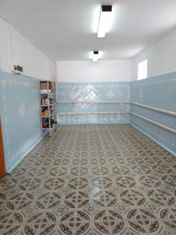 Продается дом, район ОЗТП, просторный, 3-х этажный , для большой семьи построенный в 1995году. - Орск