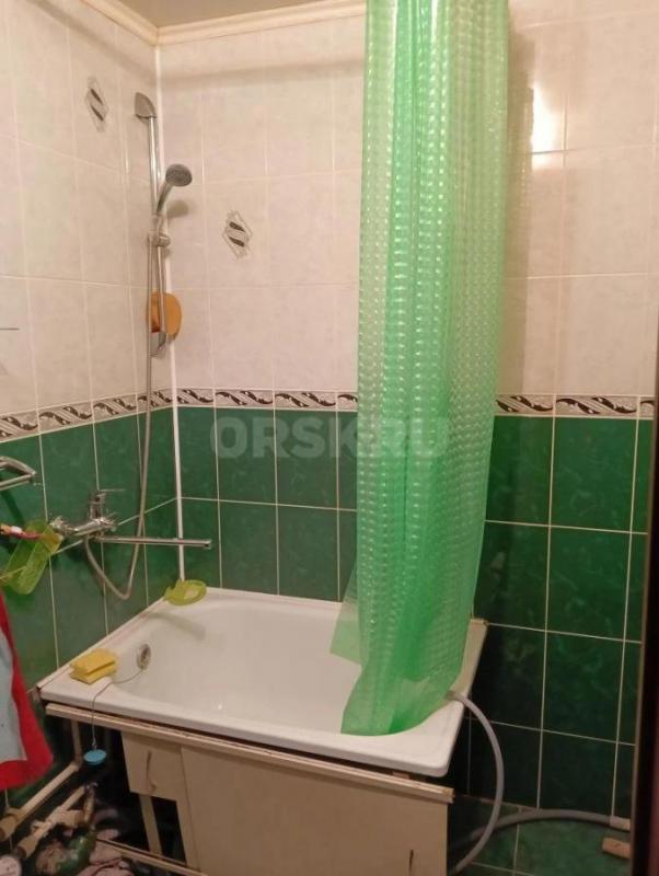 Сдам 3-х комнатную квартиру на длительный срок. - Орск