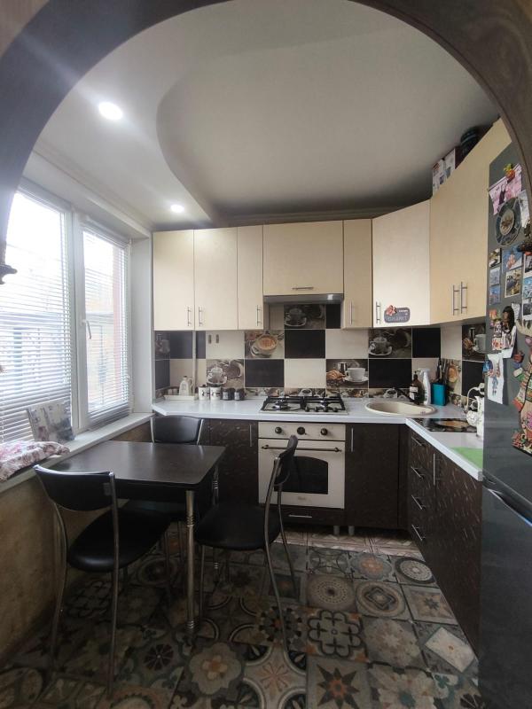 Продам 3х комнатную квартиру в центре города, в шаговой доступности магазины Магнит, Пятёрочка, Крас - Орск