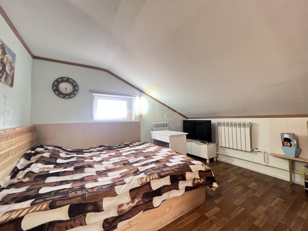 Сдается дом с коммерческим помещением, с действующим магазином для автомобильных запчастей. - Приуральский