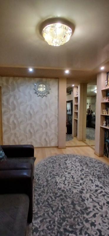 Обратите  внимание  продается шикарная  3-комнатная квартира 4/5 этаж ,
по адресу: г. - Новотроицк