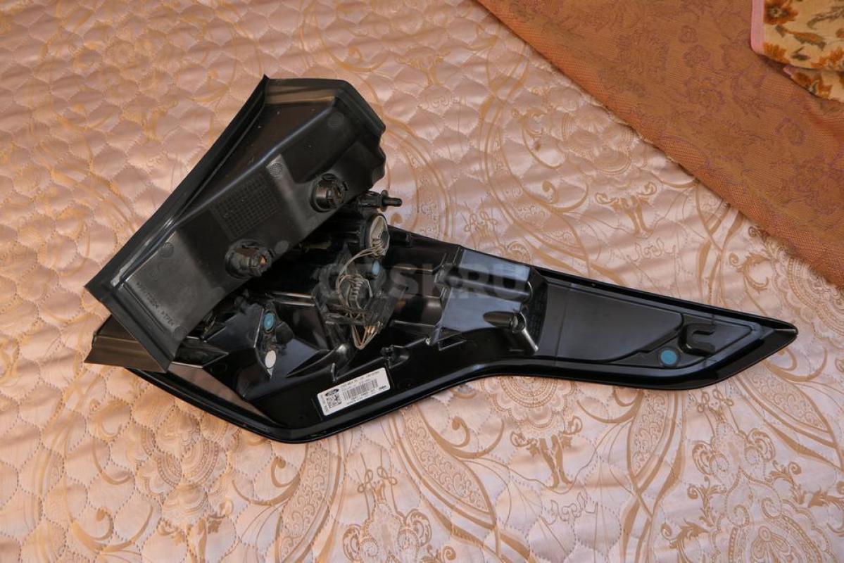 Фонарь задний левый Ford Kuga II

•	У фонаря разбито наружное стекло
•	Остальные детали исправные - Орск