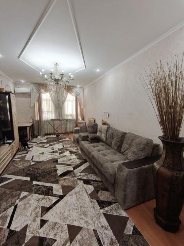 Продается 2-комнатная квартира по адресу: г. - Новотроицк