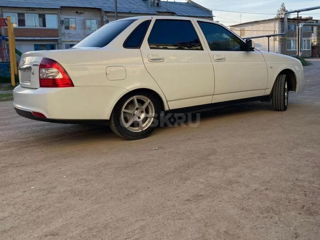 Продам приору на отличном ходу,всё горит всё моргает,полностью обслужена  мотор 8 кл. - Новоорск