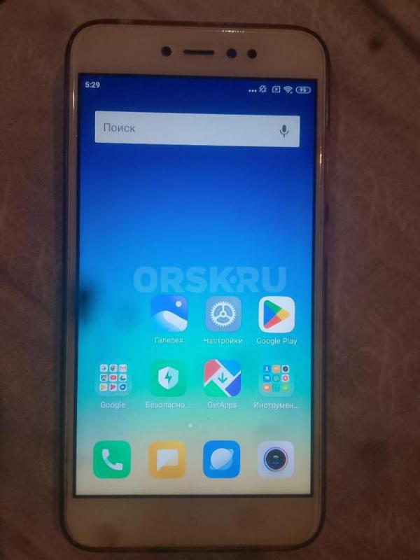 Продам телефон, в около идеальном состоянии, без дефектов, в комплекте новое защитное стекло, чехол, - Орск