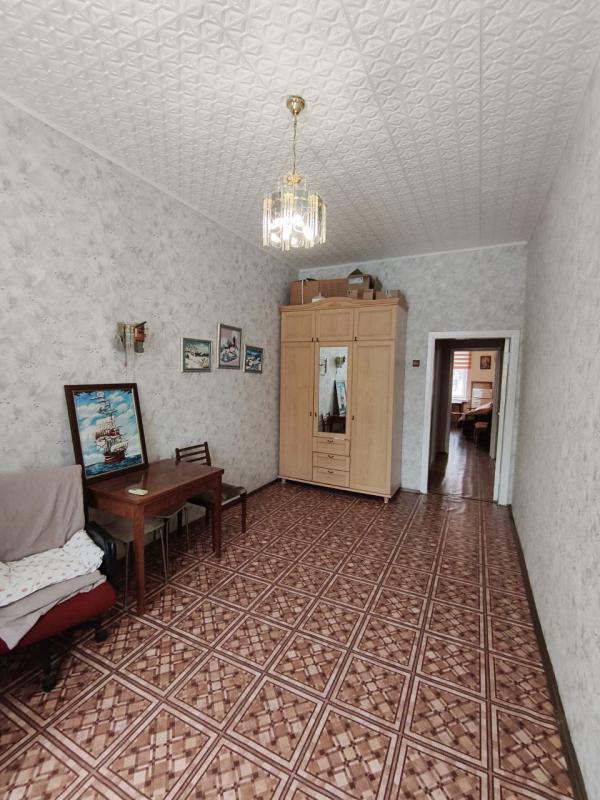 Продается 3-комнатная квартира по адресу: г. - Новотроицк