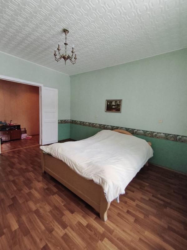 Продается 3-комнатная квартира по адресу: г. - Новотроицк