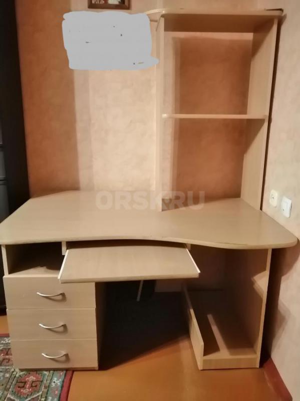 Продам компьютерный стол б/у в хорошем состоянии. - Орск