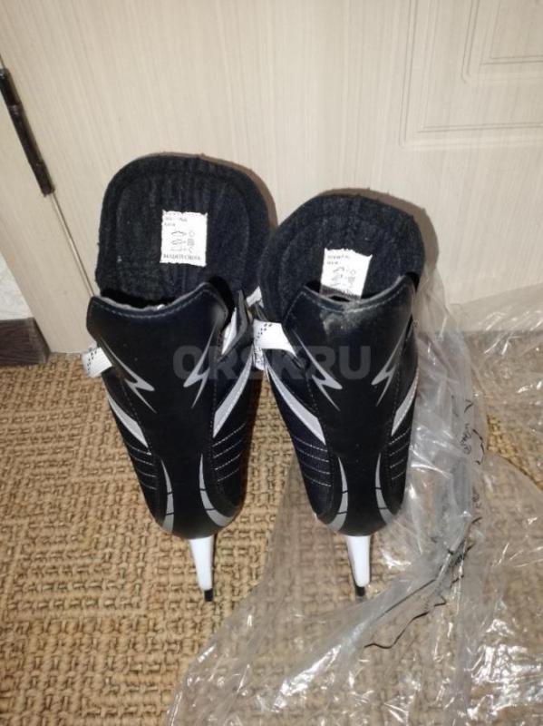 Продам новые коньки хоккейные 40 размер. - Орск