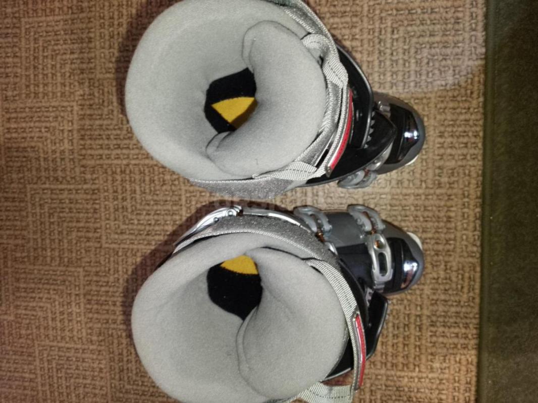 Продам в идеальном состоянии горнолыжные ботинки nordica 25 размер, все крепления и колодка целые. - Орск