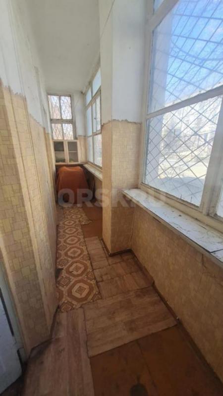 Продается просторная 3-х комнатная квартира в центре города по адресу ул. - Орск